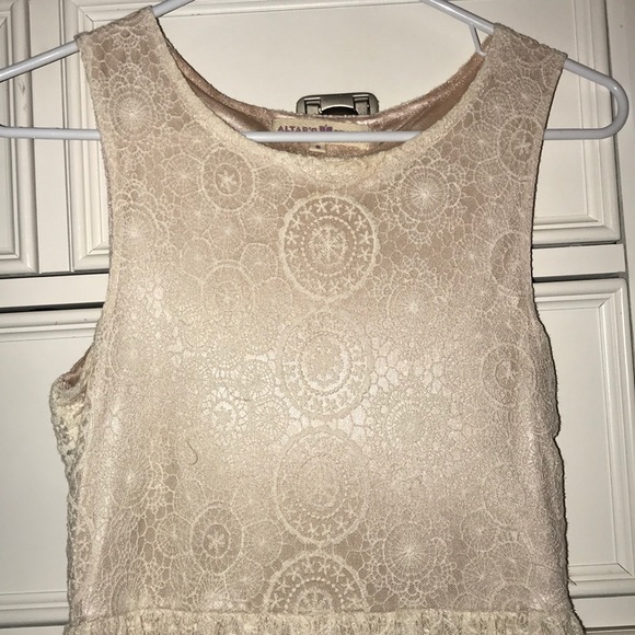 Cream Lace - Picture 2 of 2